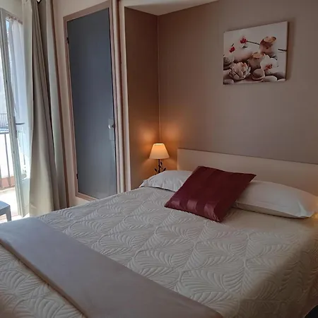 La Gravenne Hotel 2*