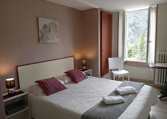 Otel La Gravenne 2*